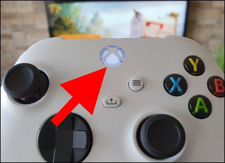 כפתור האקסבוקס בשלט של ה- Xbox Series S ו- Xbox Series X
