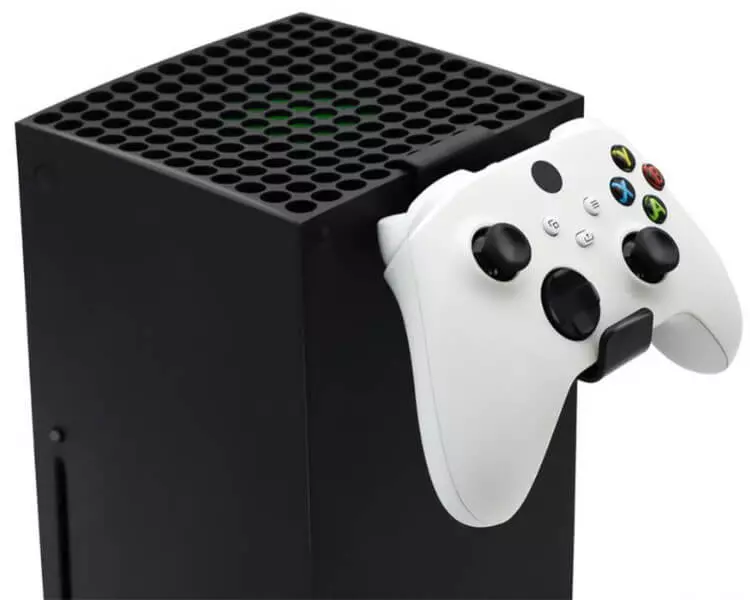 מתלה מומלץ לאוזנית ולבקר המשחק של ה- Xbox Series X